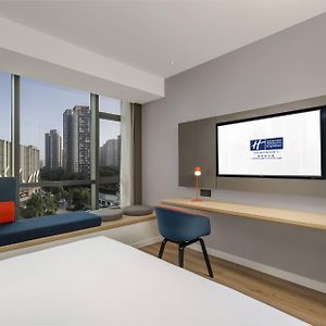 Standard King Room Extra Floor Space